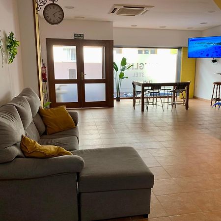 Spanglish Hostel Бенидорм Экстерьер фото