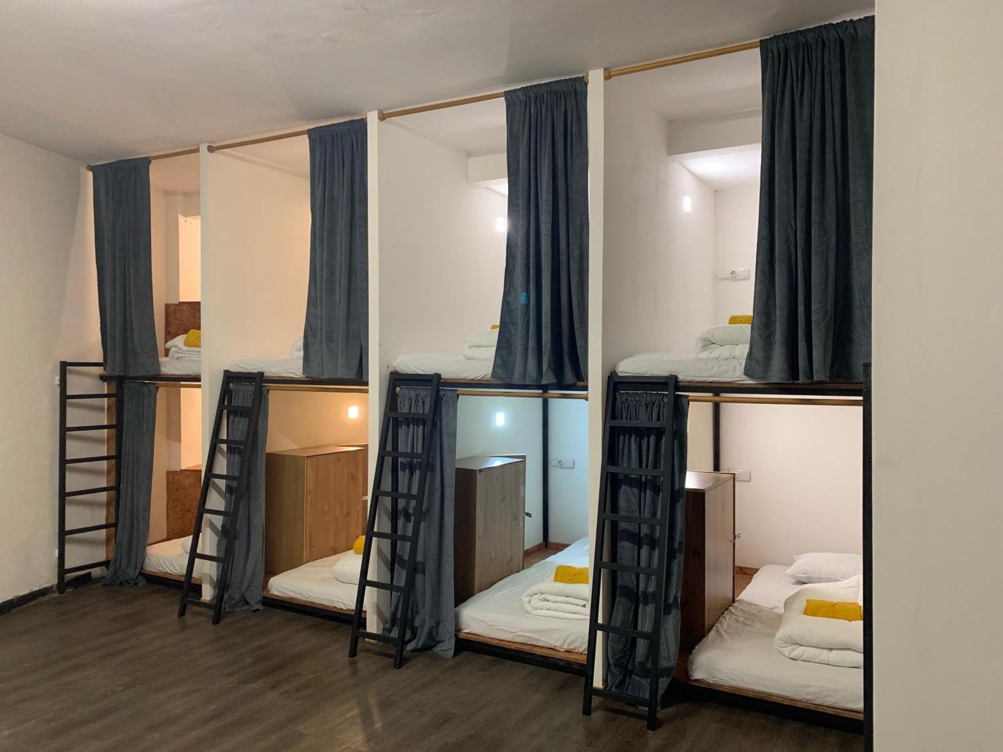 Spanglish Hostel Бенидорм Экстерьер фото