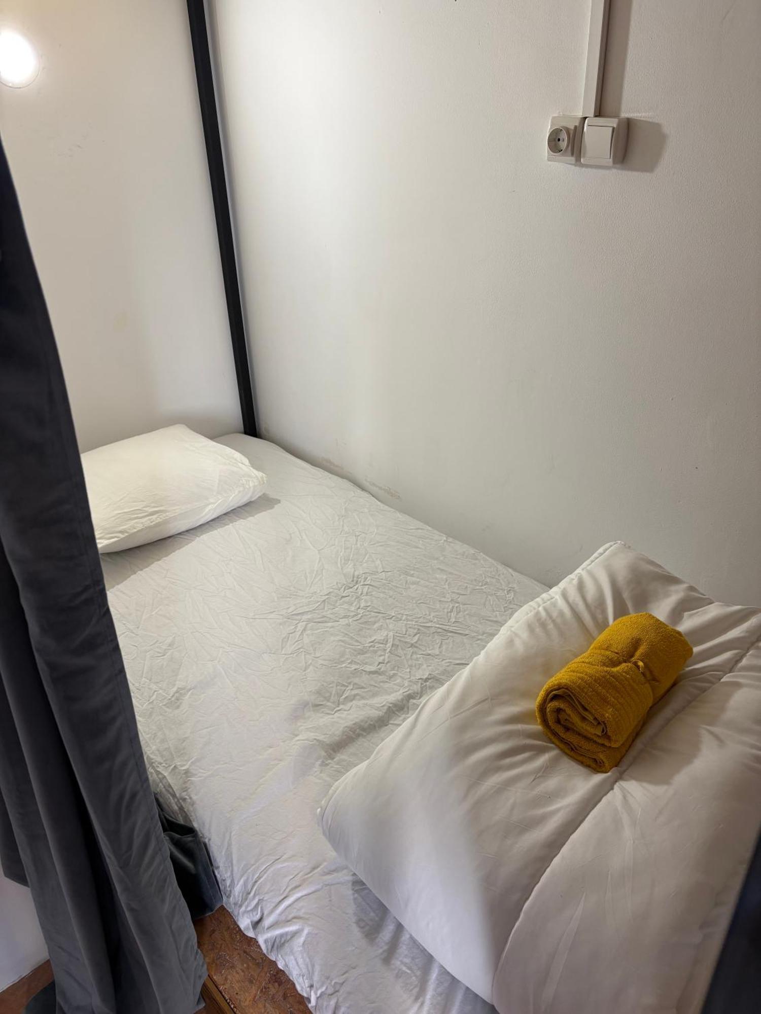 Spanglish Hostel Бенидорм Экстерьер фото