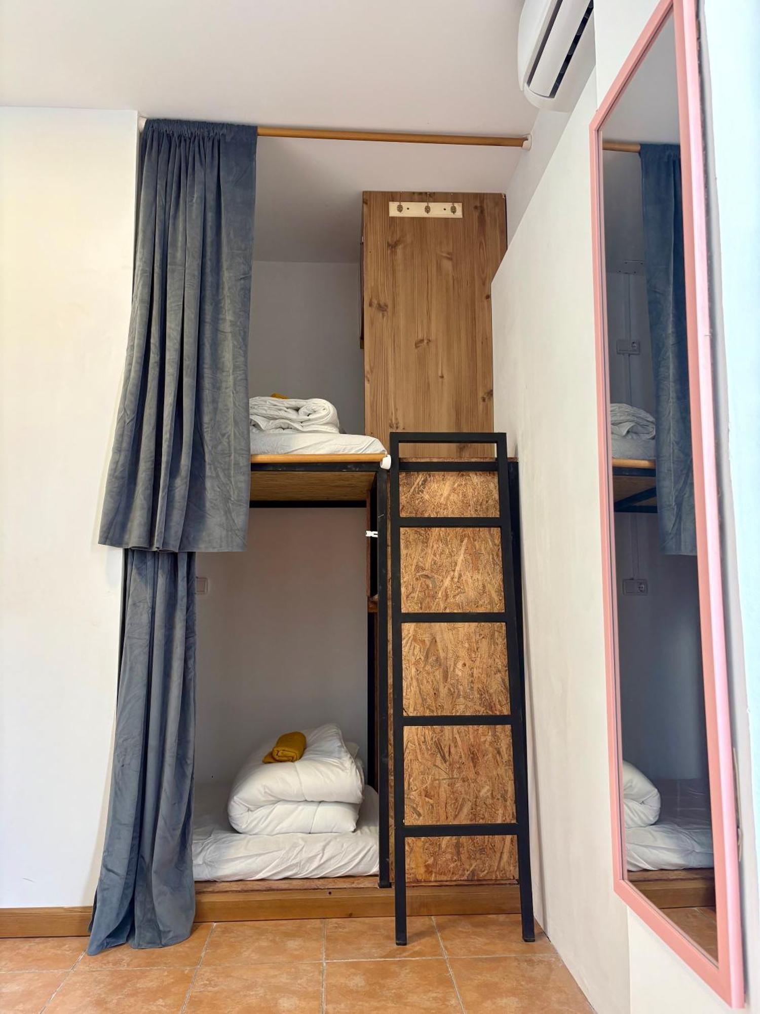 Spanglish Hostel Бенидорм Экстерьер фото